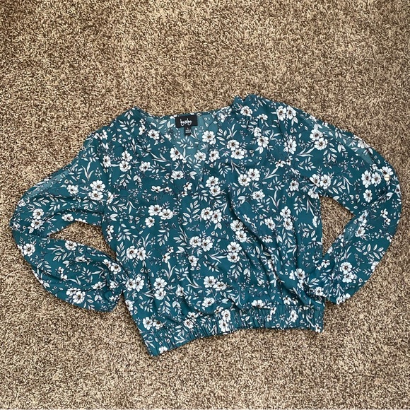 By & By Women’s Green Floral Blouse - Picture 2 of 10